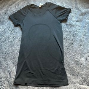 LULULEMON swiftly tech size 2